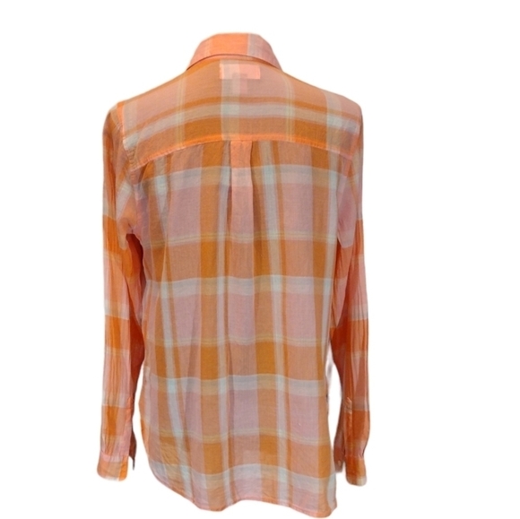 Old Navy Classic Button Up Shirt - Picture 2 of 4